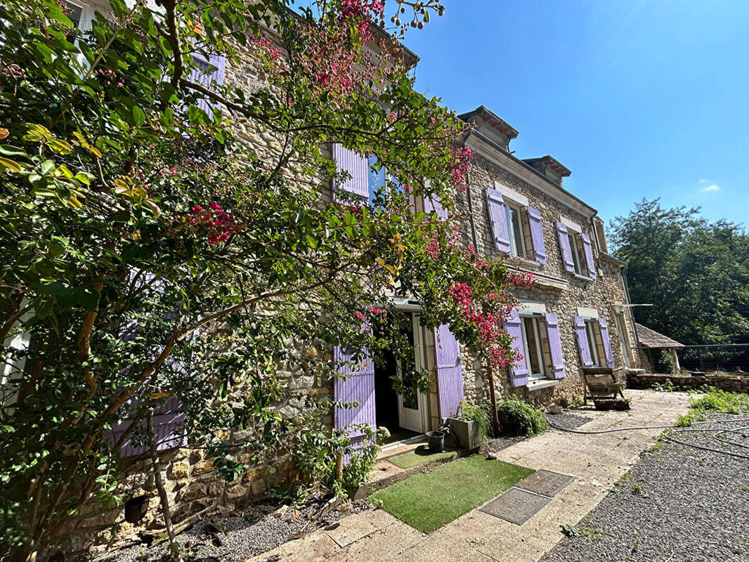 Maison à SAINT-JEANVRIN
