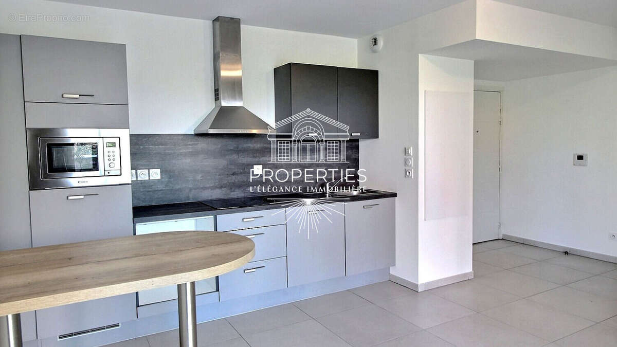 Appartement à BORMES-LES-MIMOSAS