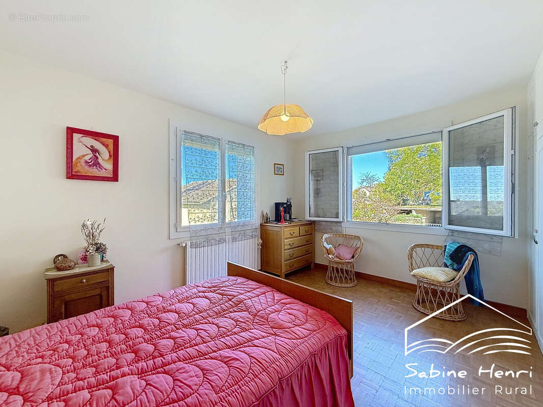 Maison à LA SALVETAT-PEYRALES