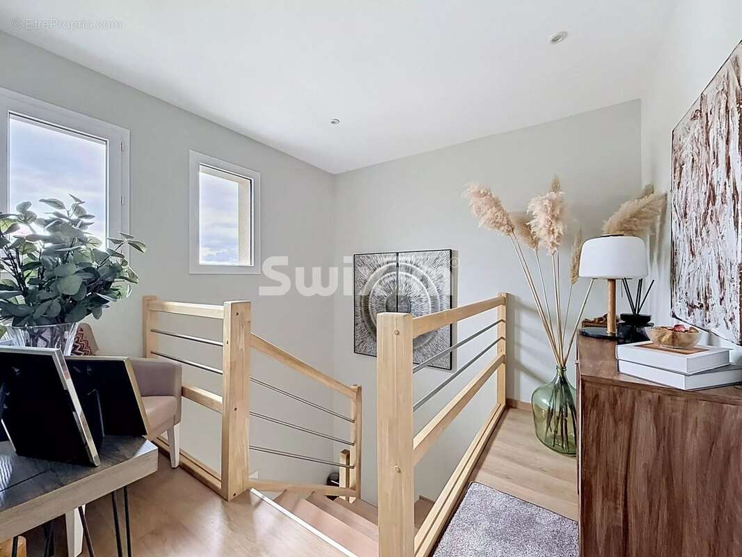 Propriété moderne avec piscine près de la frontière - photo 4