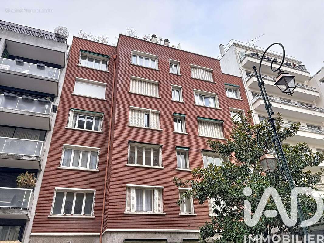 Photo 9 - Appartement à LA GARENNE-COLOMBES