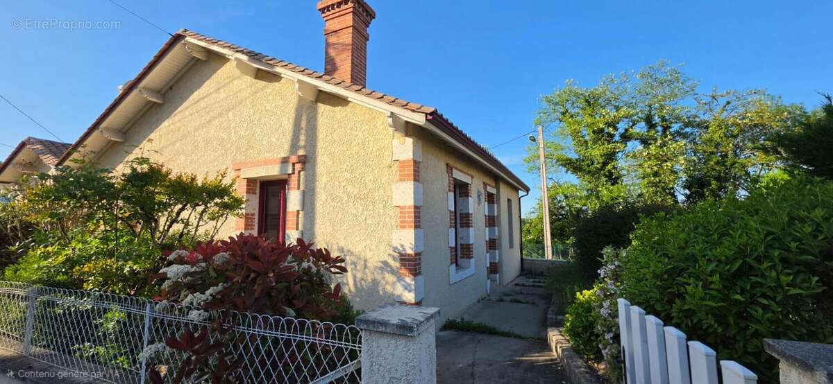 Maison à MONTPON-MENESTEROL