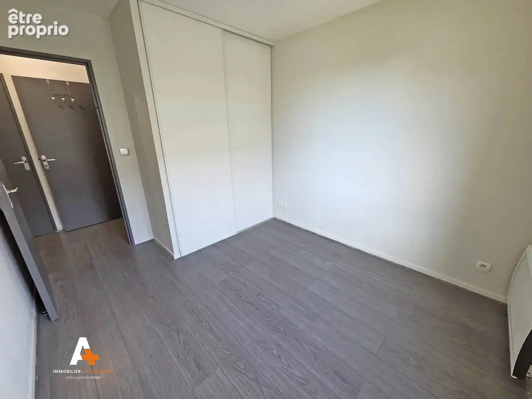 Vente Marseille 13013 - La Rose - Grand type 2 avec balcon et parking - photo 6