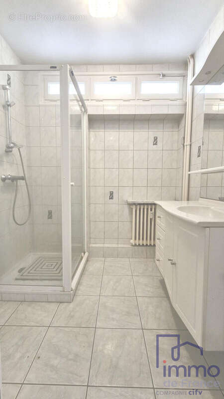 Appartement 81 m² à Saint-Etienne  - photo 9