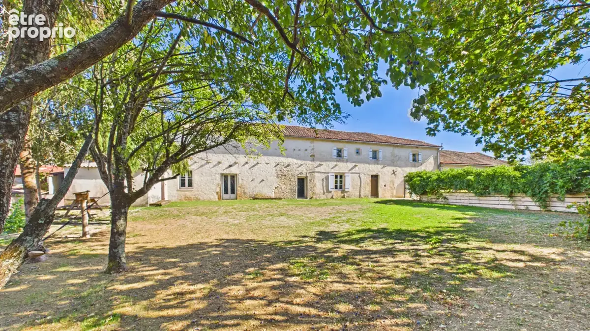 Exceptionnelle propriété de village avec gîte et piscine chauffée - Excellent potentiel de revenus - photo 29