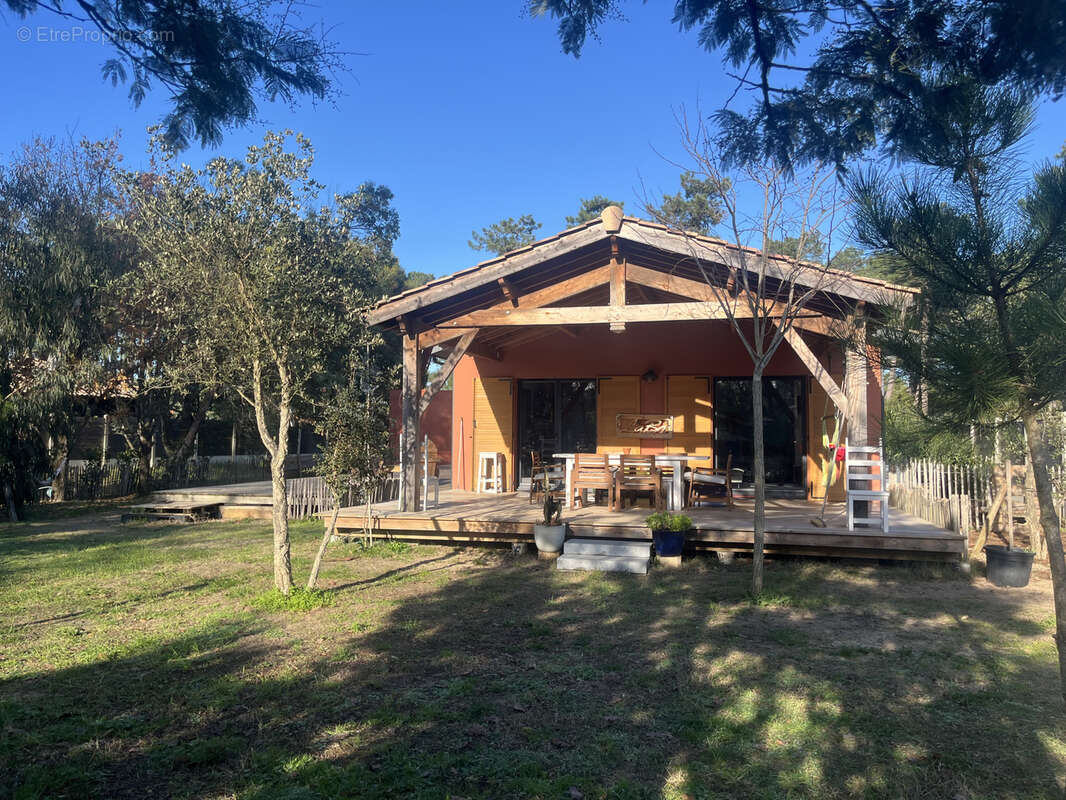 Maison à VENDAYS-MONTALIVET