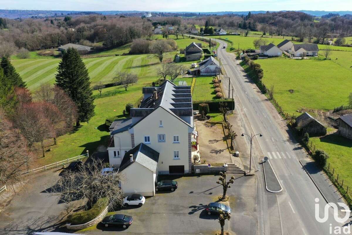 Photo 2 - Commerce à SEILHAC