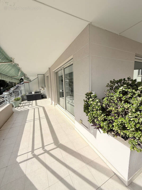 Appartement à LE CANNET