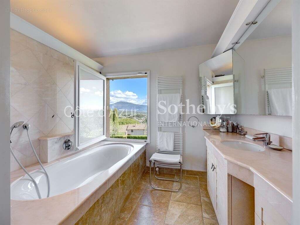 Maison à MOUANS-SARTOUX