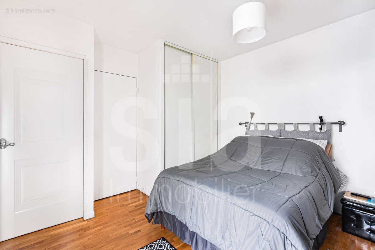 Appartement à LES LILAS