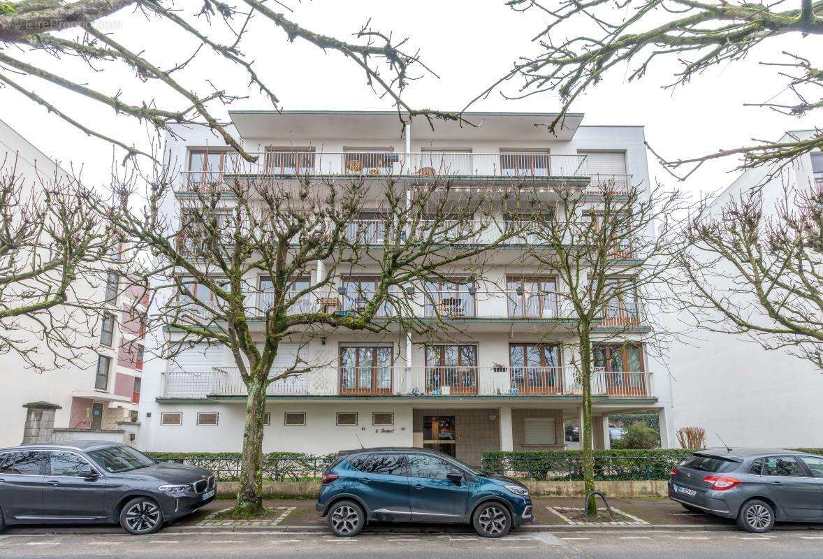 Appartement à SAINT-MAUR-DES-FOSSES