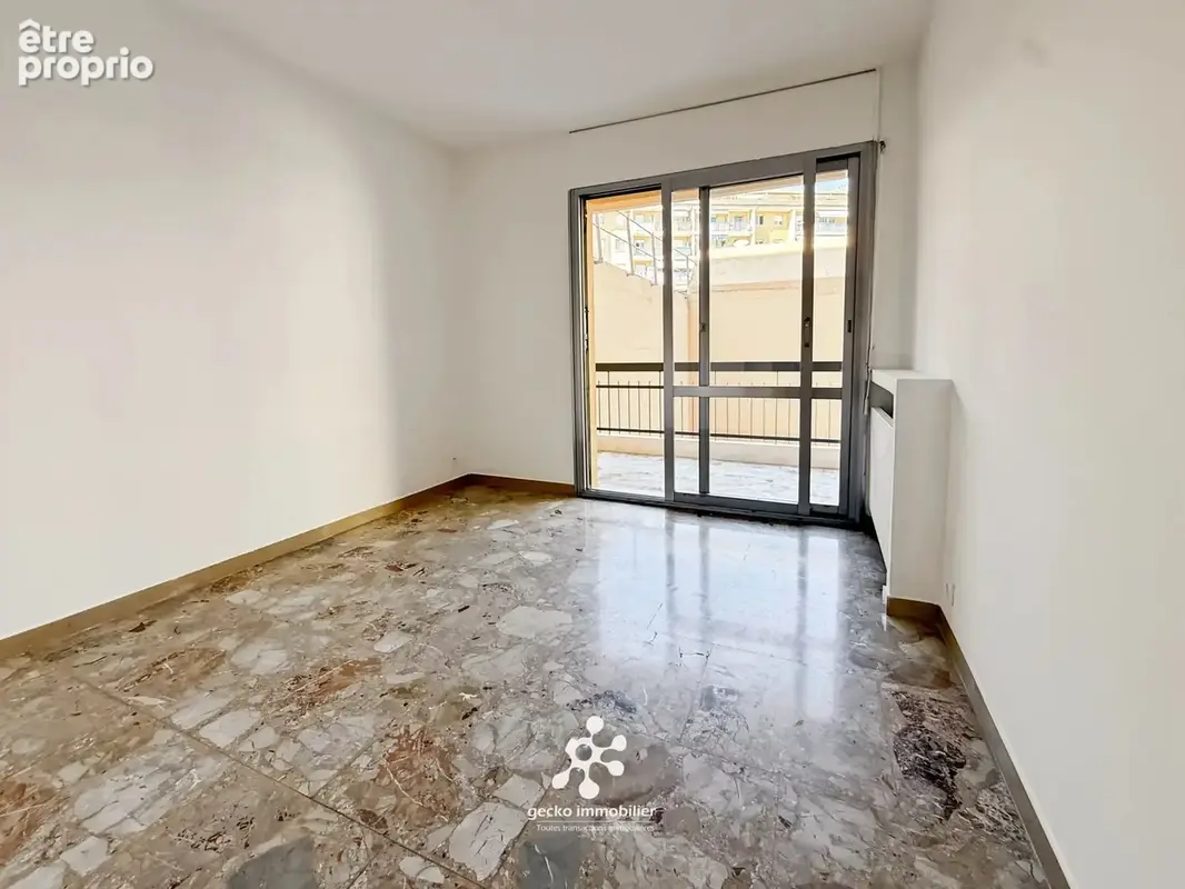 3 pièces en plein centre-ville de Vence - photo 4