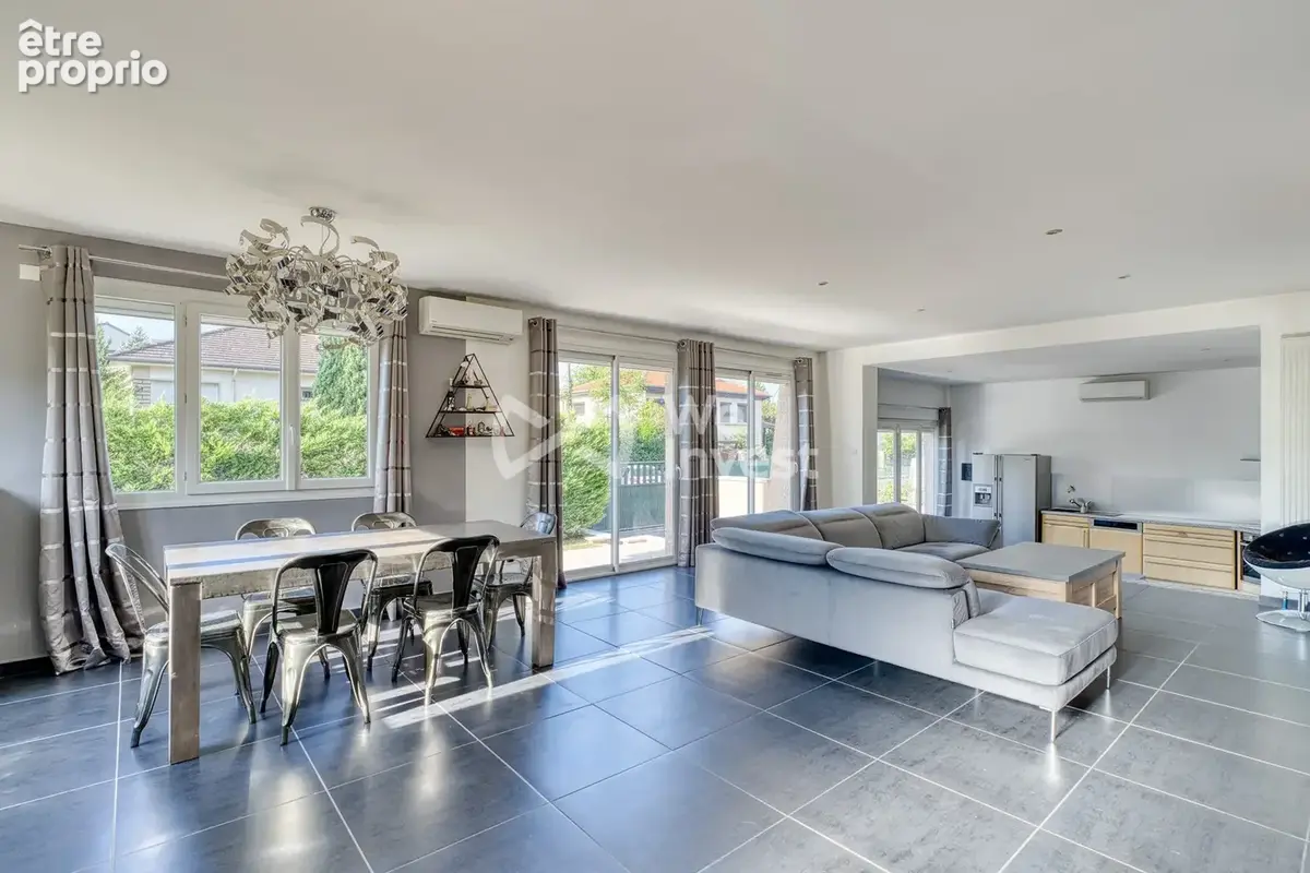 Maison 150 m² à Meyzieu  - photo 2