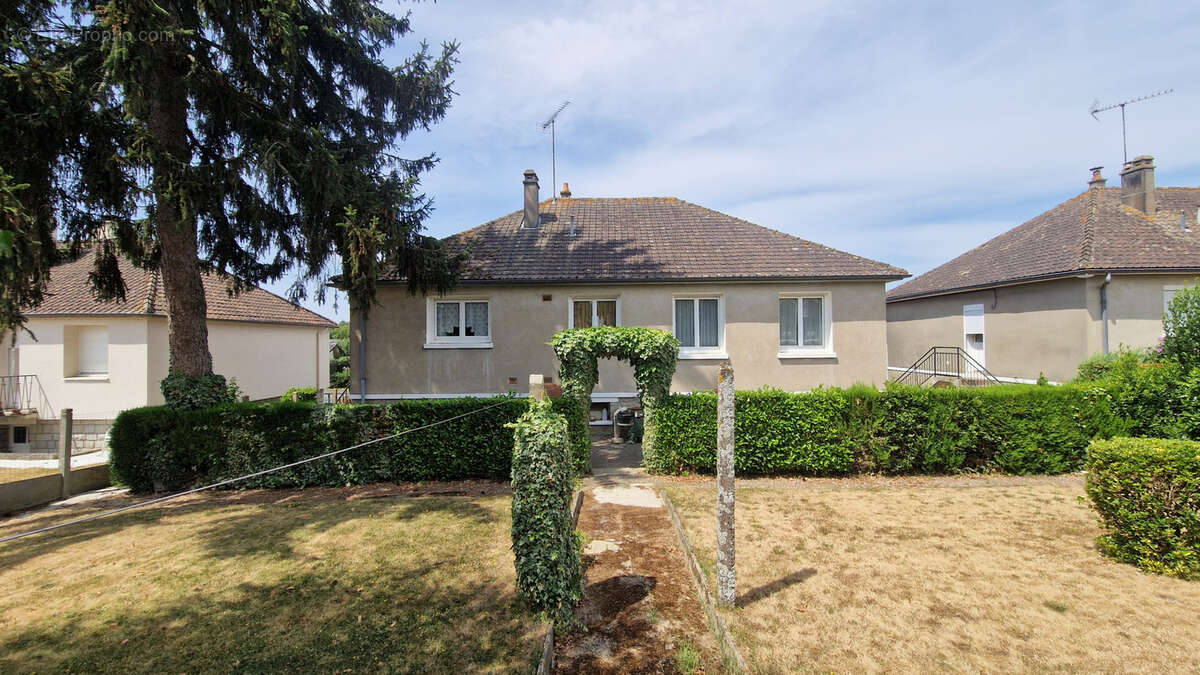Maison individuelle sur sous-sol complet   95 m2   3 chambres   Terrain de 720 m2 - photo 2