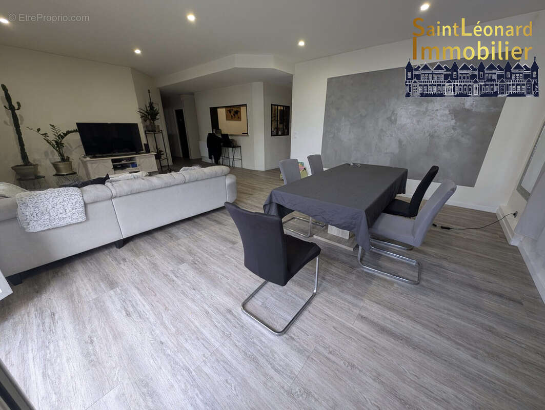 Appartement à FOUGERES