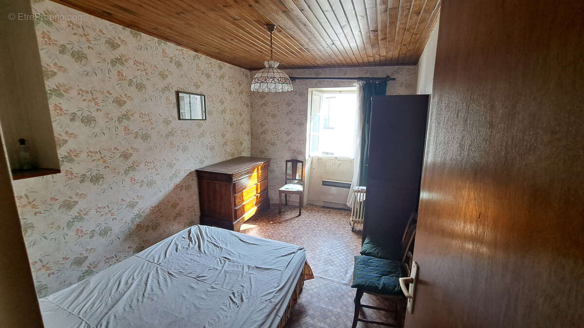 Appartement à SAINT-BAUZILLE-DE-PUTOIS