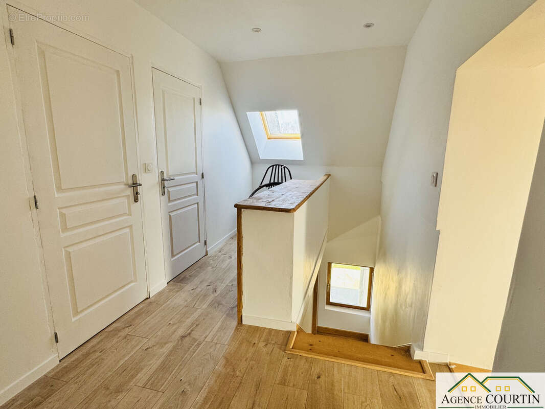 Maison à LA CHAPELLE-SAINT-SAUVEUR