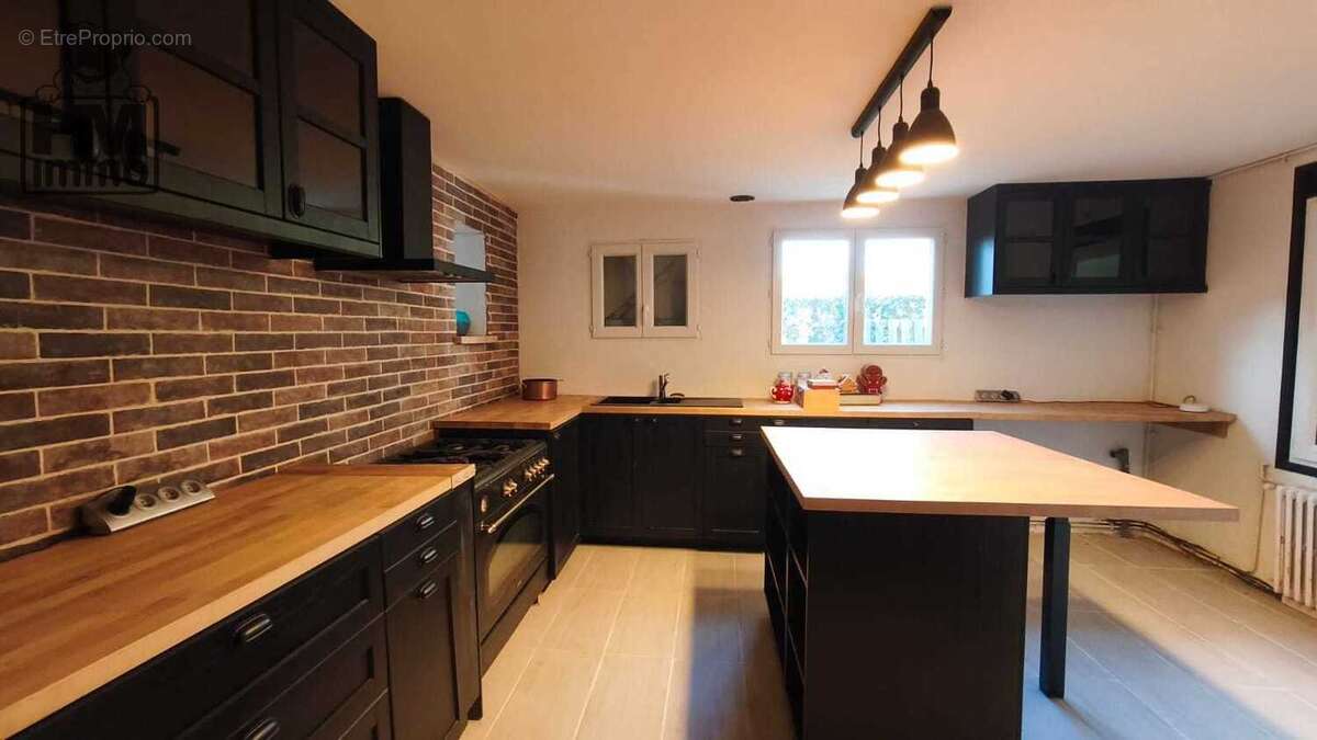 Maison à MAGNAC-BOURG