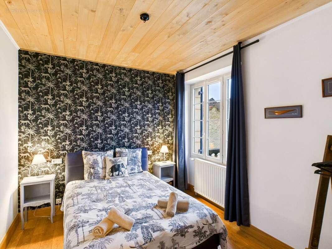 Propriété de caractère avec 10 hectares, piscine et grande grange en Dordogne - photo 7