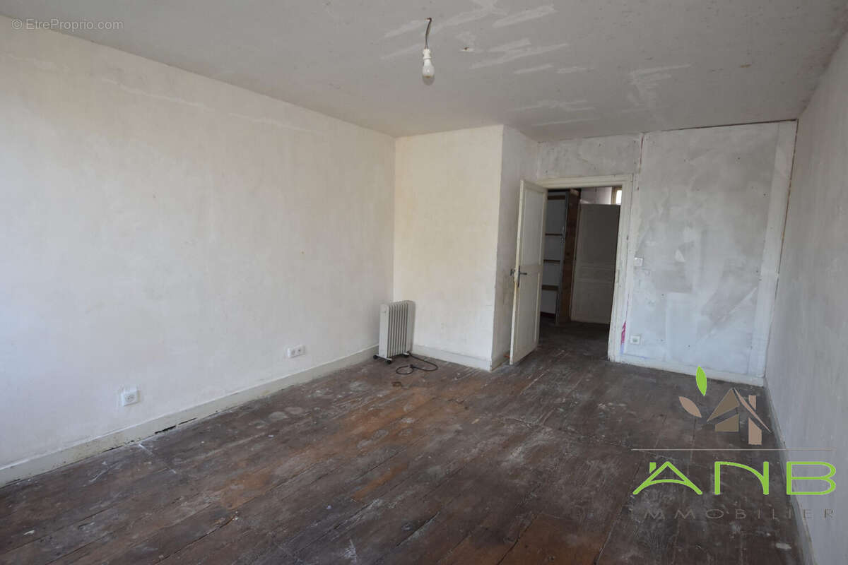 Maison à BUSSIERE-BADIL