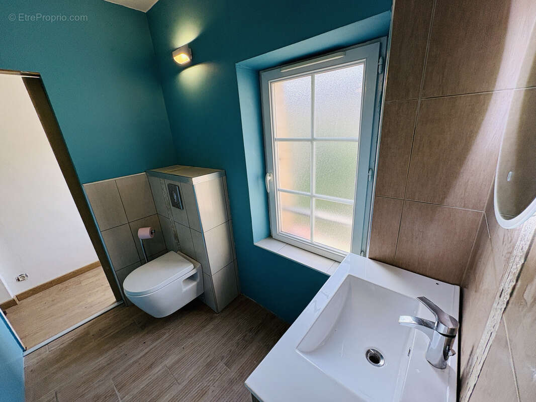 Appartement rénové, en plein centre, très lumineux. - photo 11