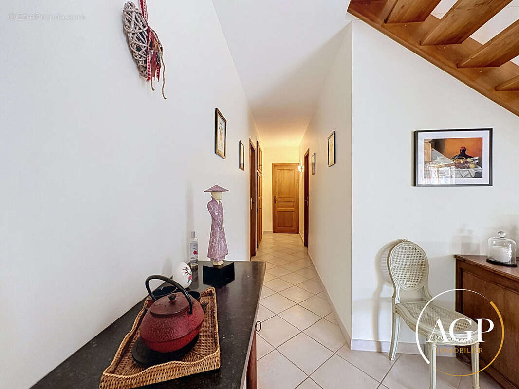 Maison 3 chambres et 1 bureau - photo 6
