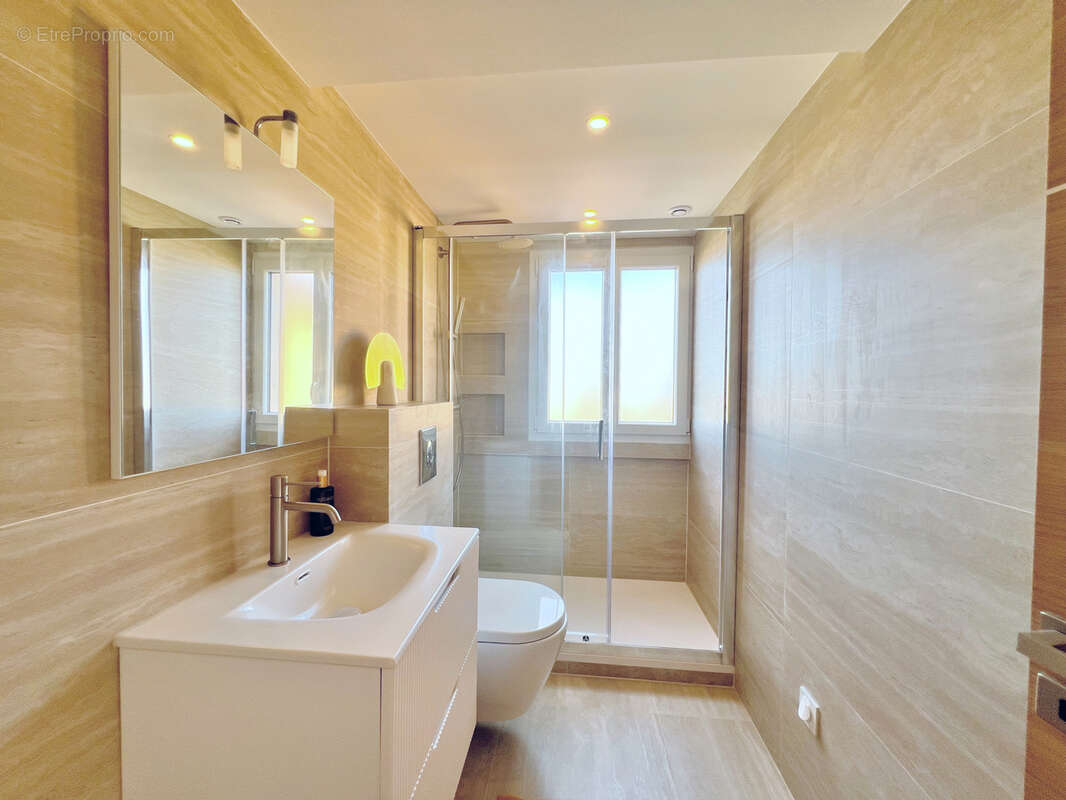 Appartement à MANDELIEU-LA-NAPOULE