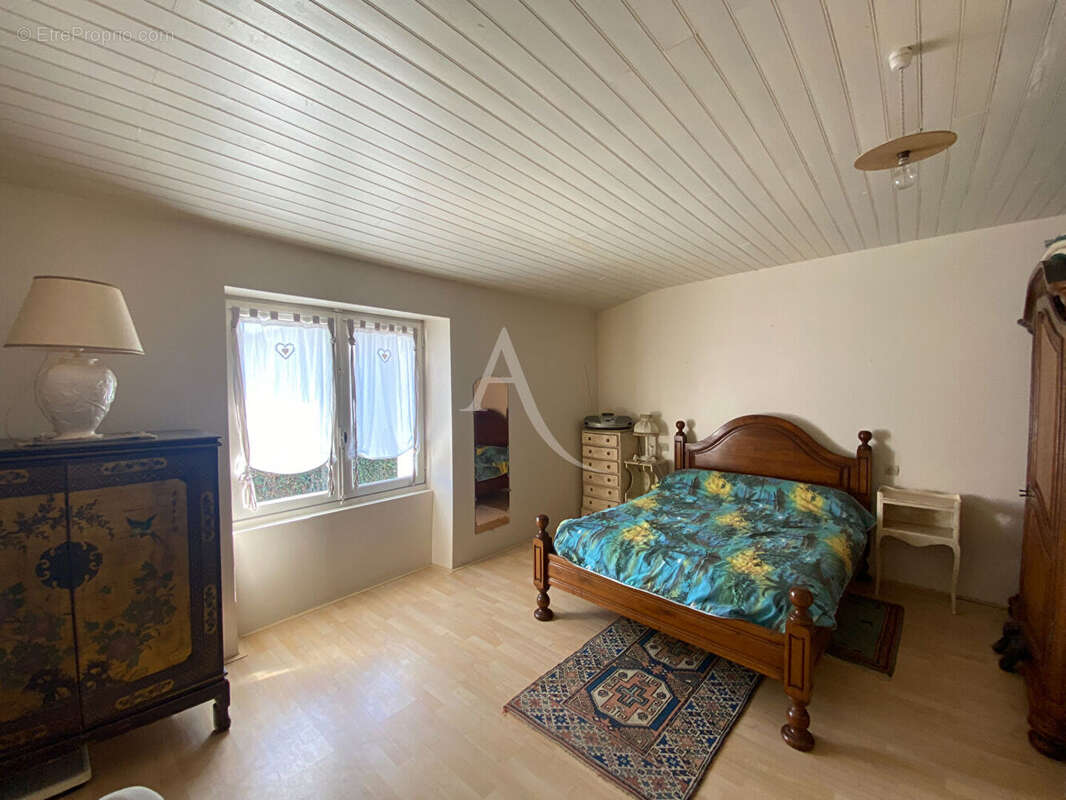 Maison à SAINT-JULIEN-DES-LANDES