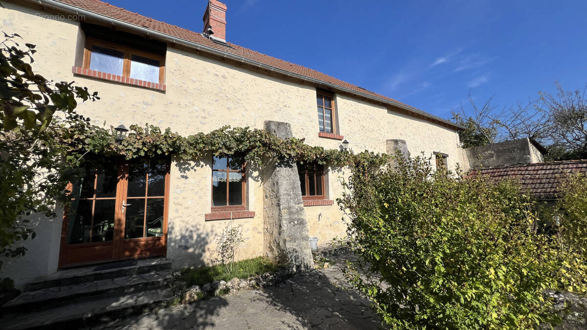 Maison à NEAUPHLE-LE-VIEUX