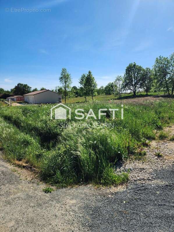 Photo 2 - Terrain à MONTGUYON