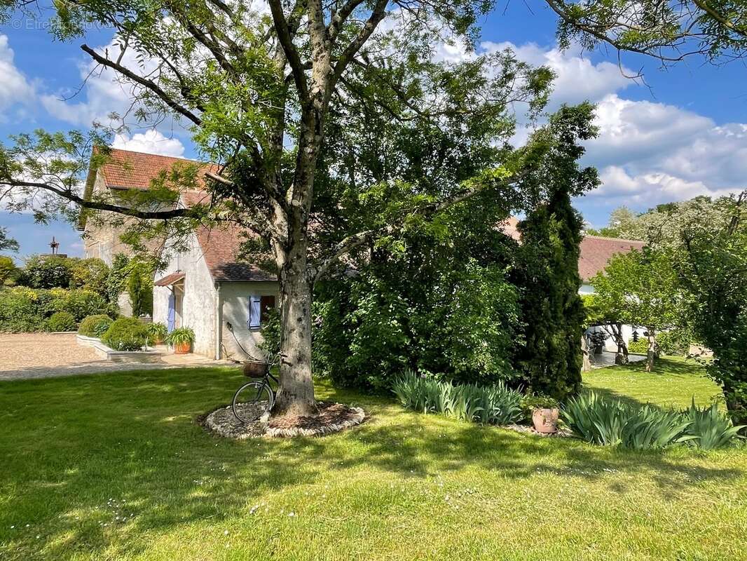 Maison à SAINT-DENIS-DE-PALIN