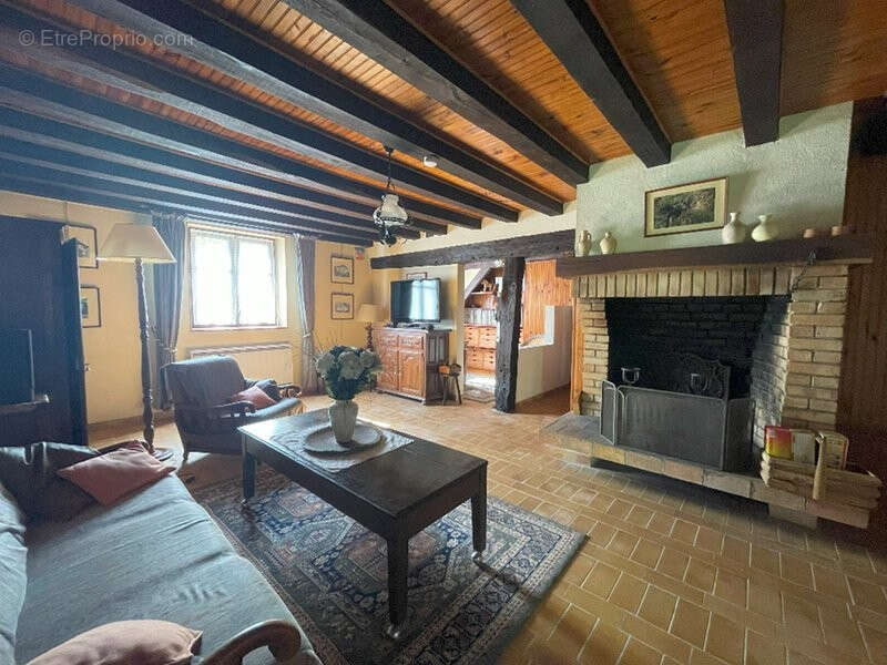 Maison à LA BAZOCHE-GOUET