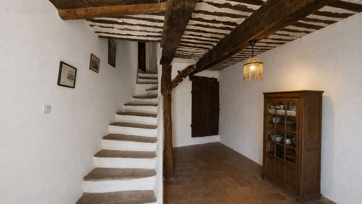 Maison familiale à vendre 7 pièces SAINT TRINIT (84) - Tropézienne avec vue sur les toits du village et la campagne environnante - photo 15
