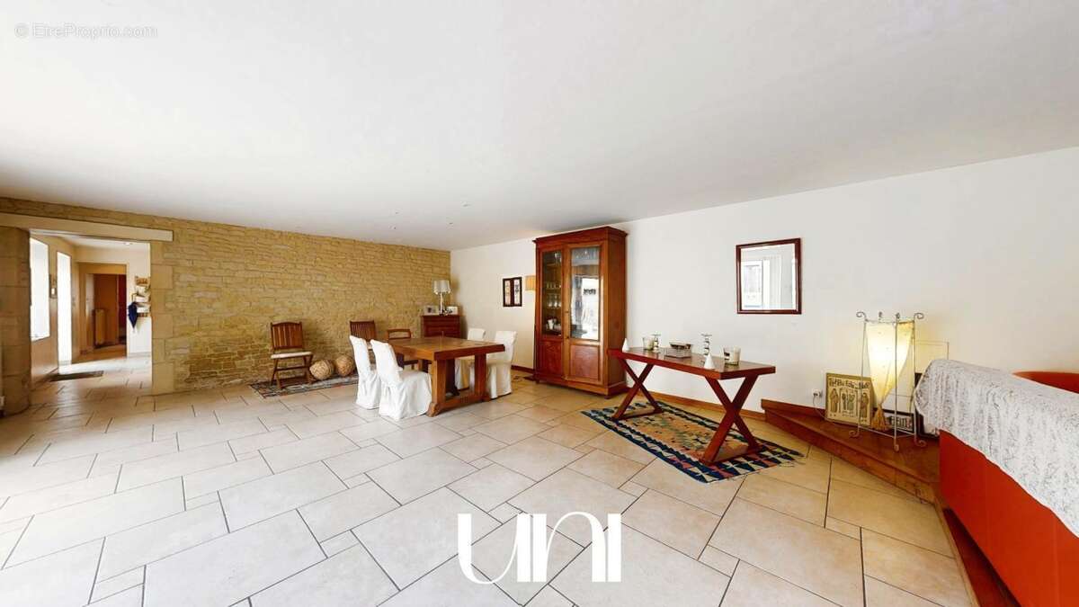 Maison à FLEURY-SUR-ORNE