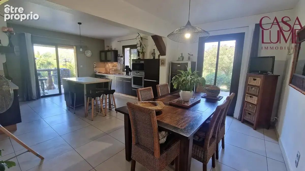 Villa F6 + F2/3 avec piscine et 4200 m² de terrain - photo 11