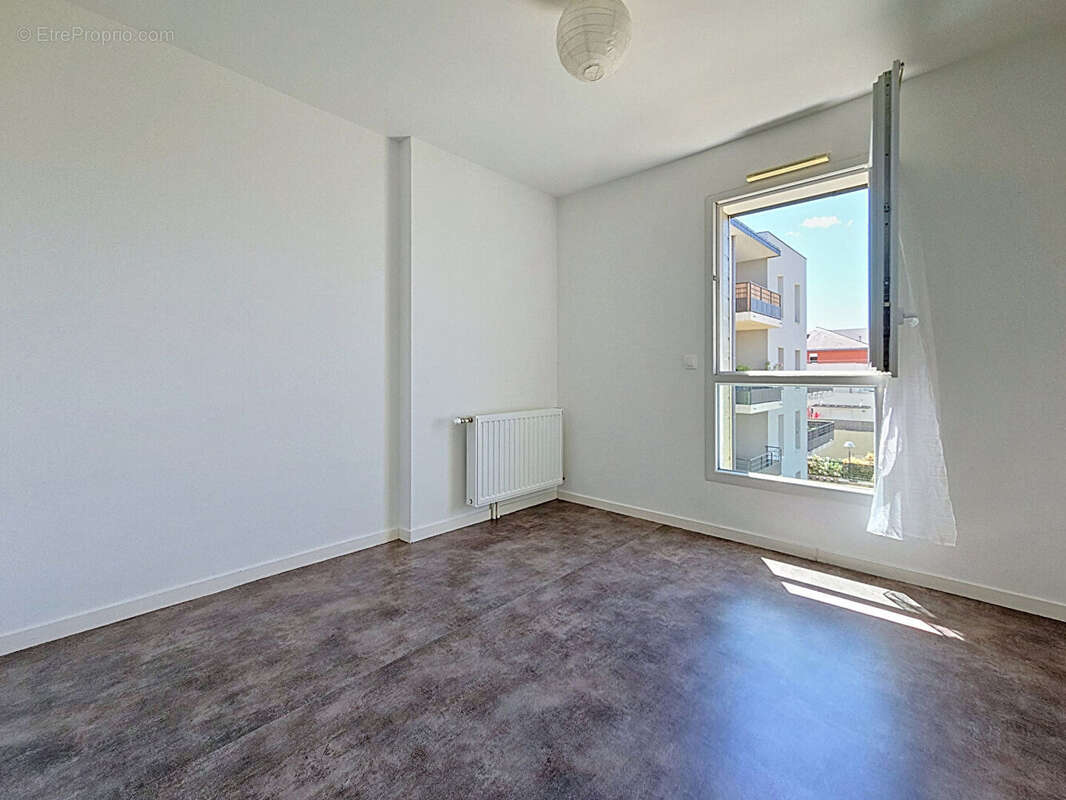 Appartement récent 2 chambres avec balcon et place de stationnement - photo 11