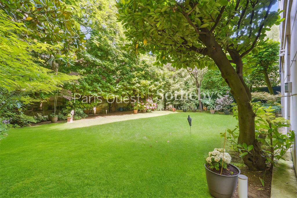 Appartement à NEUILLY-SUR-SEINE