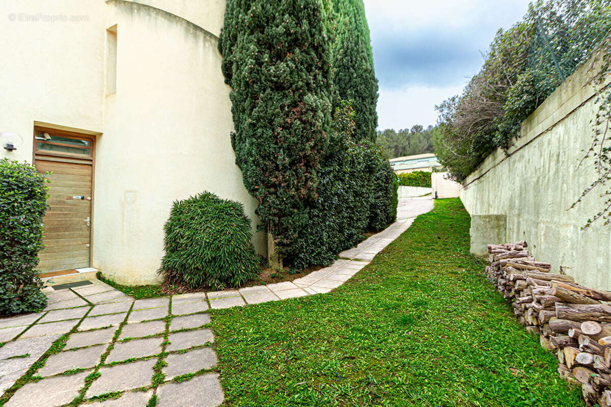 Commerce à GARDANNE