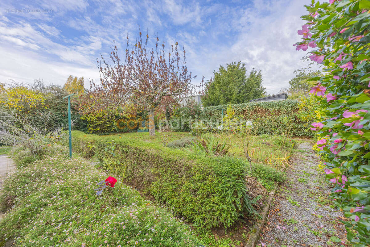 Maison à SAINTE-LUCE-SUR-LOIRE