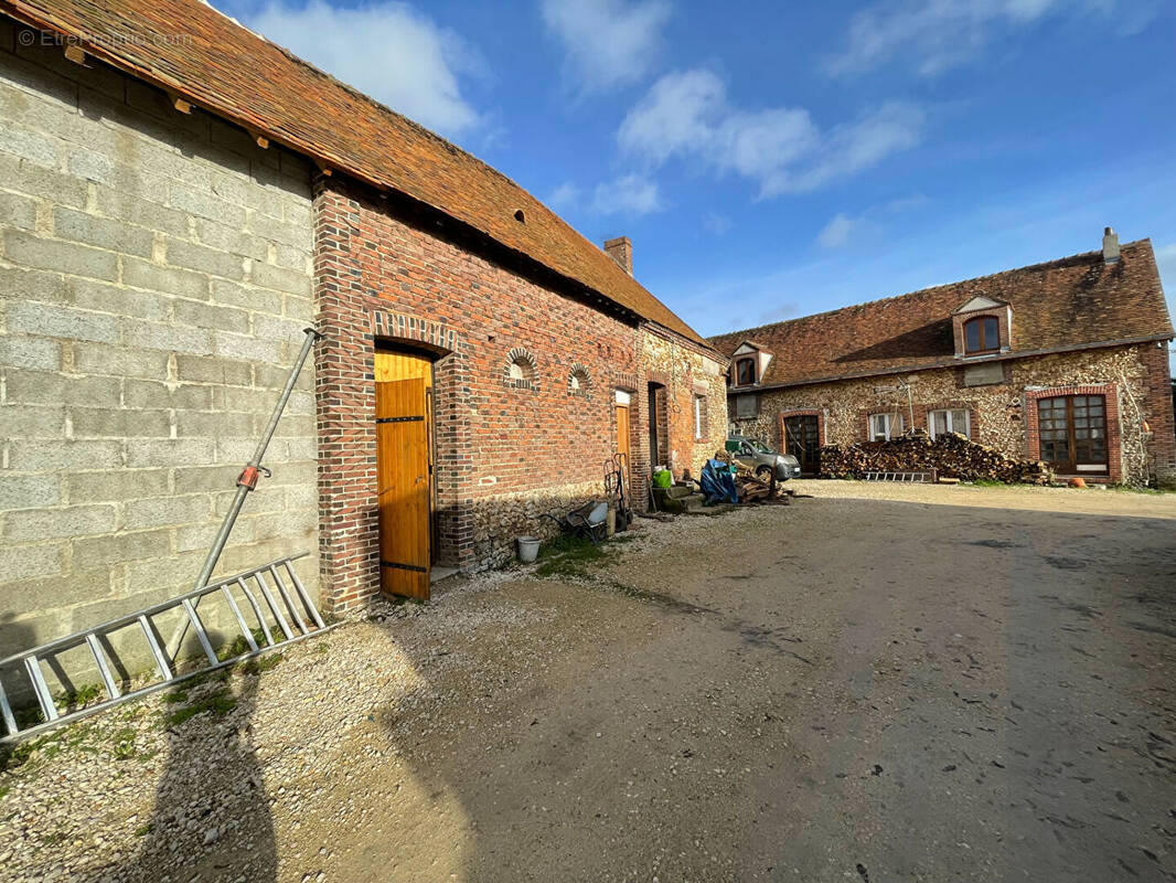 Maison à CHARBONNIERES