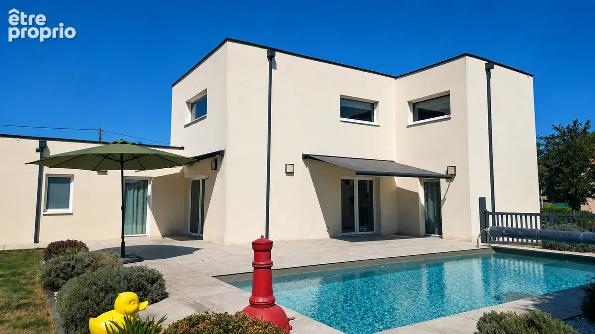 CENTRE VILLE - Maison contemporaine avec garage & piscine - photo 3