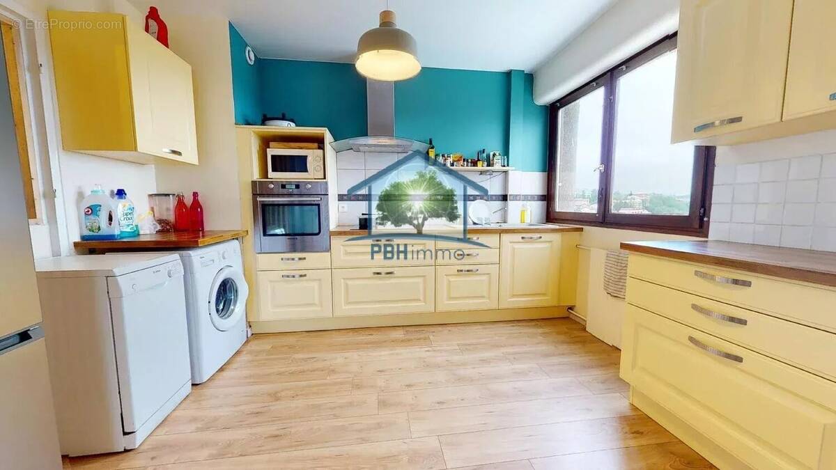 Appartement à SAINT-ETIENNE