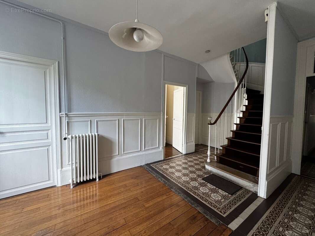 Maison à FONTAINEBLEAU