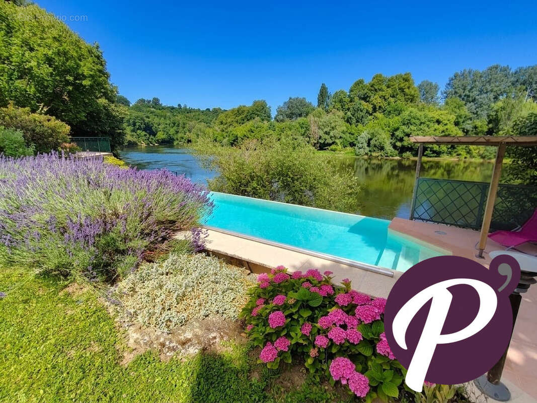 Maison à PESSAC-SUR-DORDOGNE