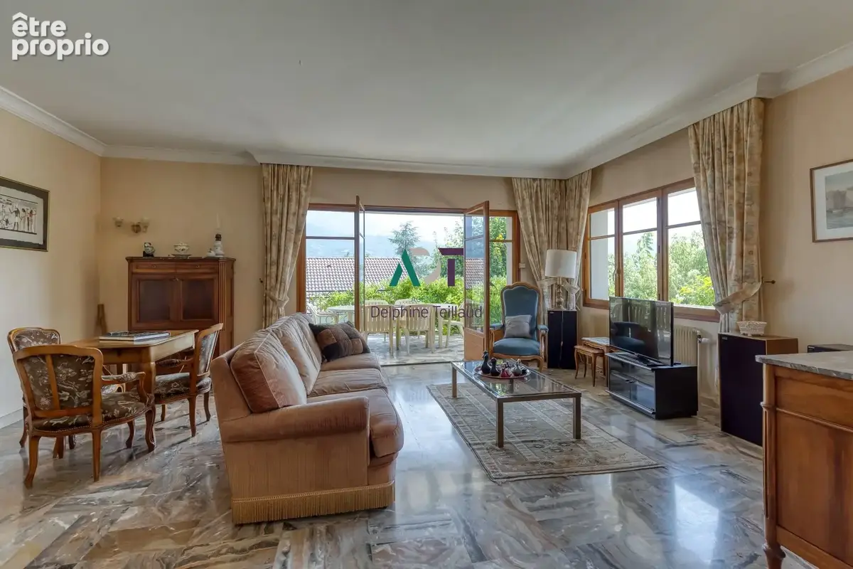 Maison 231 m² à Saint-Ismier  - photo 6