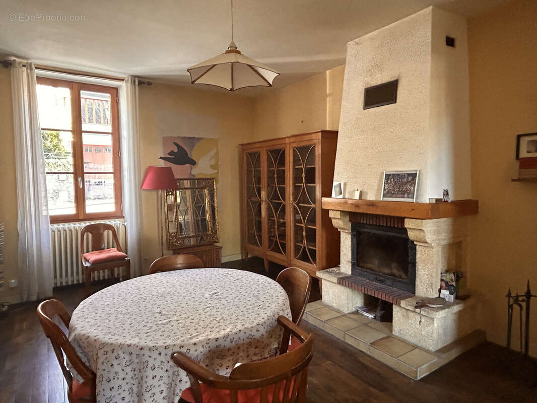 Maison à SAINT-MARCEL