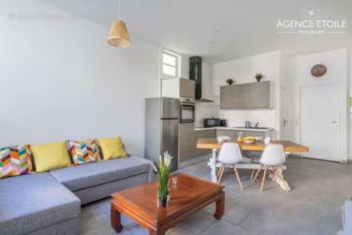Appartement à MARSEILLE-1E