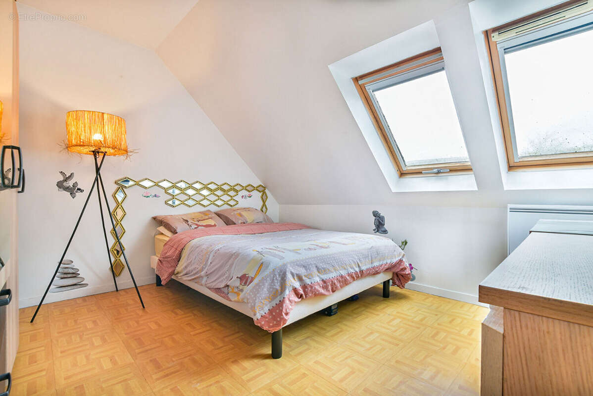 Appartement à BRIE-COMTE-ROBERT