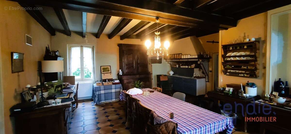 Maison à LUCAY-LE-MALE