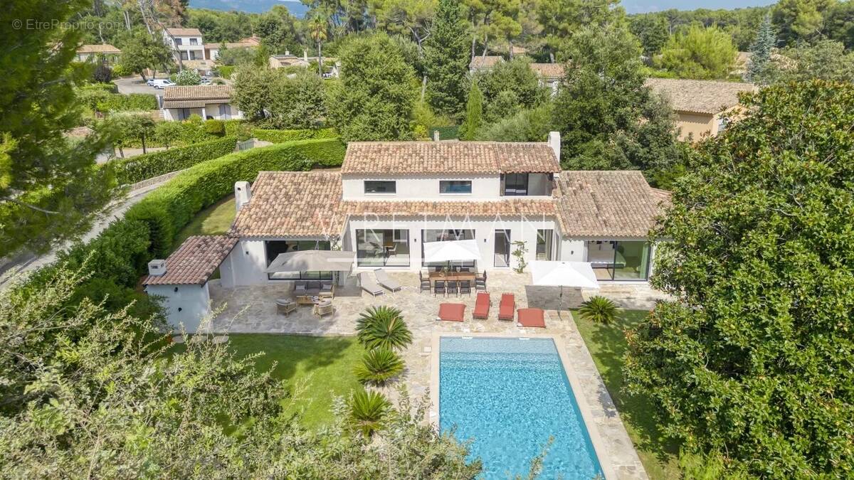 Maison à ROQUEFORT-LES-PINS